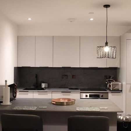 Amazing Luxury One Bedroom Apartment In The Heart Of Preston 프레스턴 외부 사진