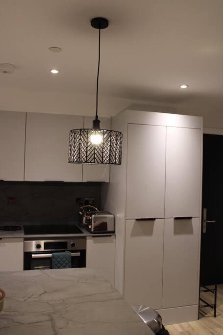 Amazing Luxury One Bedroom Apartment In The Heart Of Preston 프레스턴 외부 사진